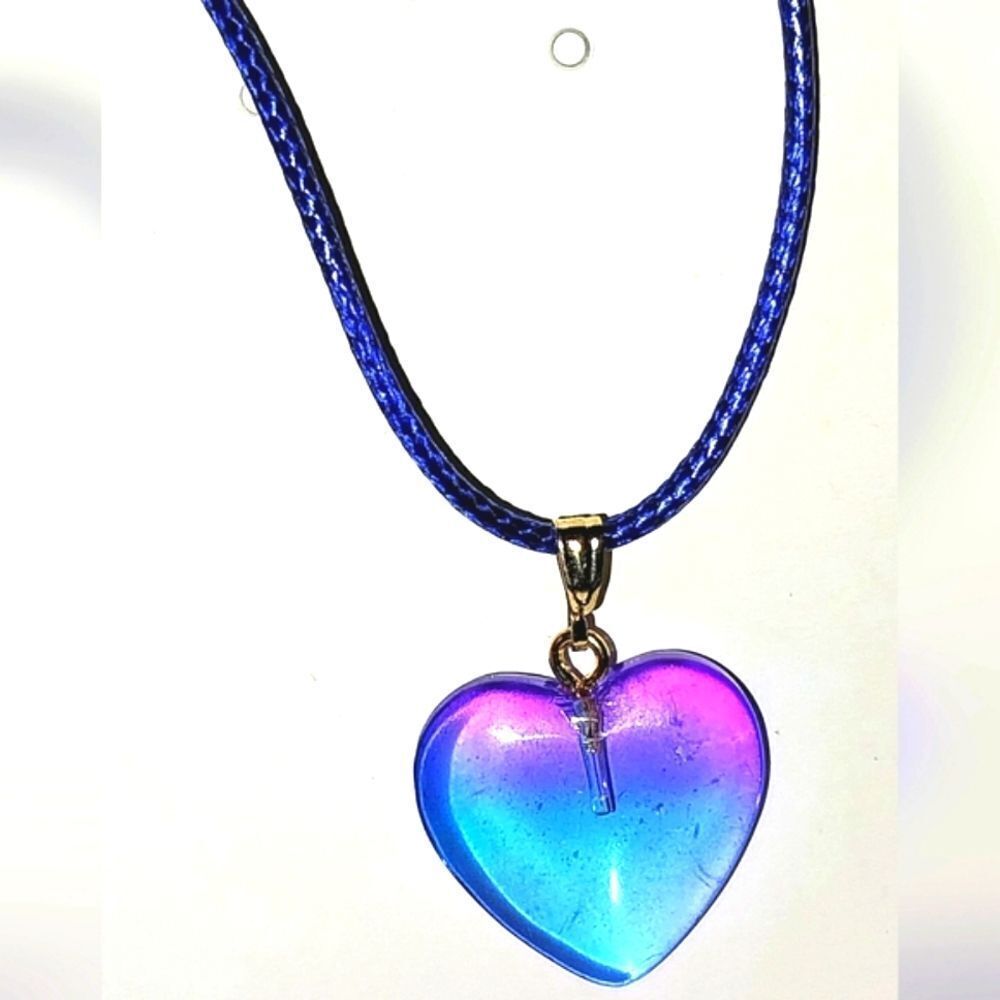 Beautiful glass heart necklace for Kids and Adults